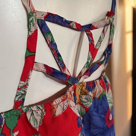 Foreign Exchange floral crop top size small - Picture 4 of 6